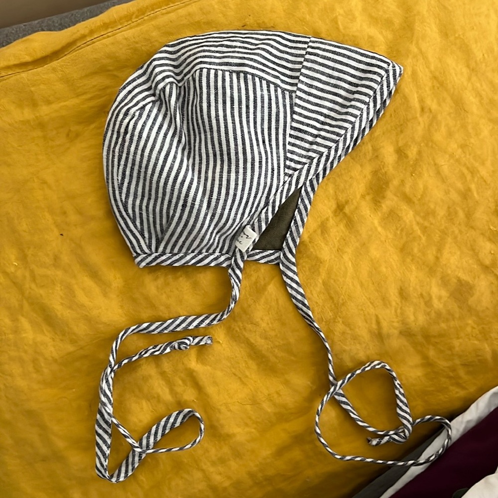 Fawn & Lace Reversible Brimmed Bonnet